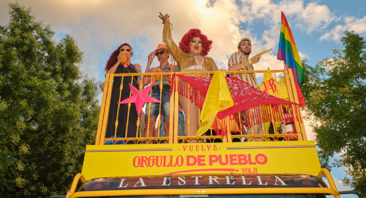 La carroza “Orgullo de Pueblo” hace parada en Extremadura