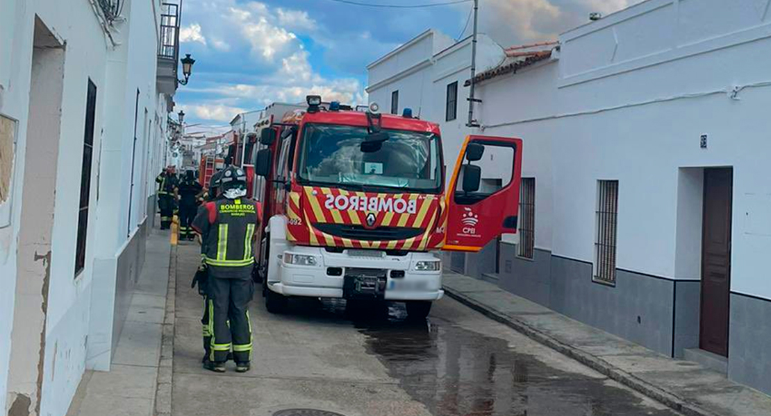 Varias dotaciones movilizadas por un incendio en Higuera la Real (BA)