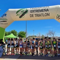 Más de 50 extremeños participarán en el Campeonato de España de Triatlón Sprint
