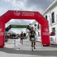 Fernando Méndez y Cristina Durán ganan el II Duatlón Cros Burguillos del Cerro