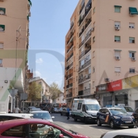 Un amplio dispositivo acude un edificio de la Avd. Damián Téllez Lafuente en Badajoz