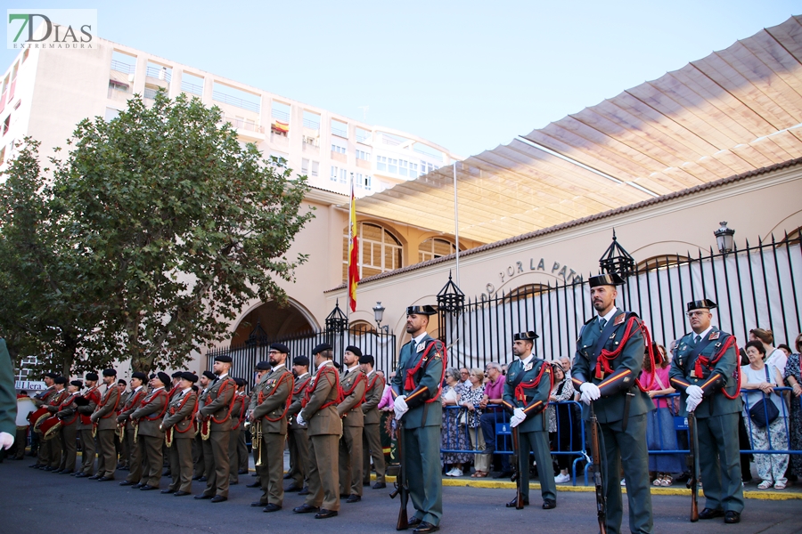 Desfile y medallas por el &#39;Día de la Fiesta Nacional&#39; en Badajoz