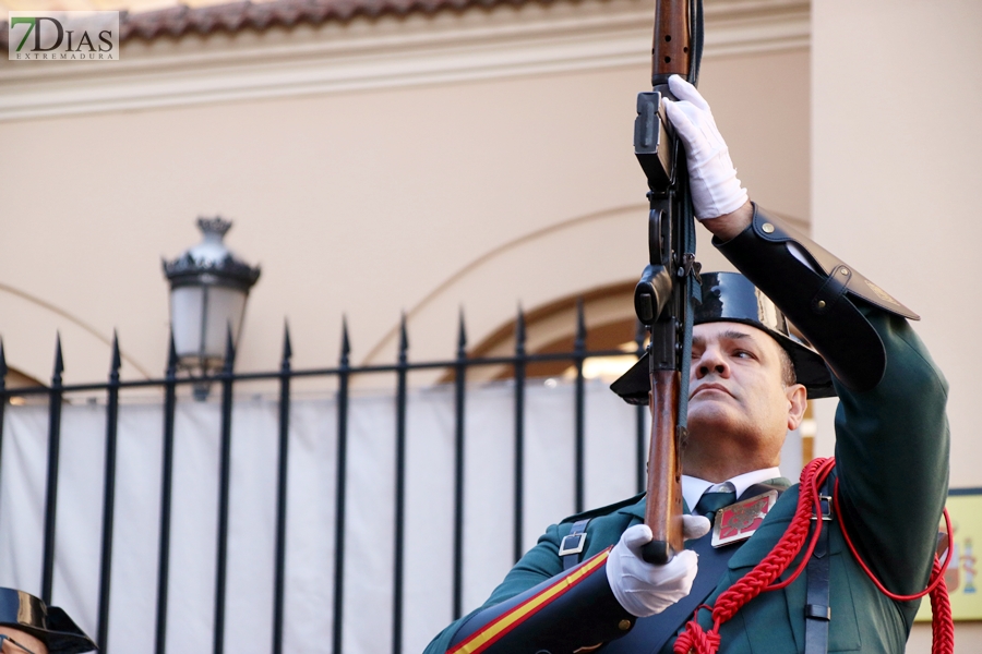 Desfile y medallas por el &#39;Día de la Fiesta Nacional&#39; en Badajoz