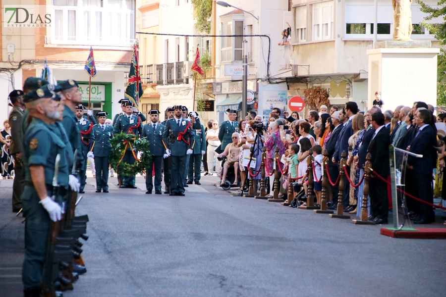 Desfile y medallas por el &#39;Día de la Fiesta Nacional&#39; en Badajoz