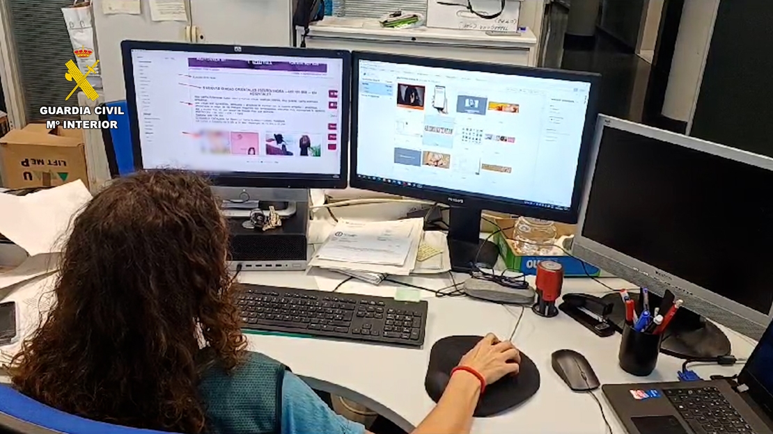 Detenidos por extorsionar a clientes de páginas de servicios sexuales