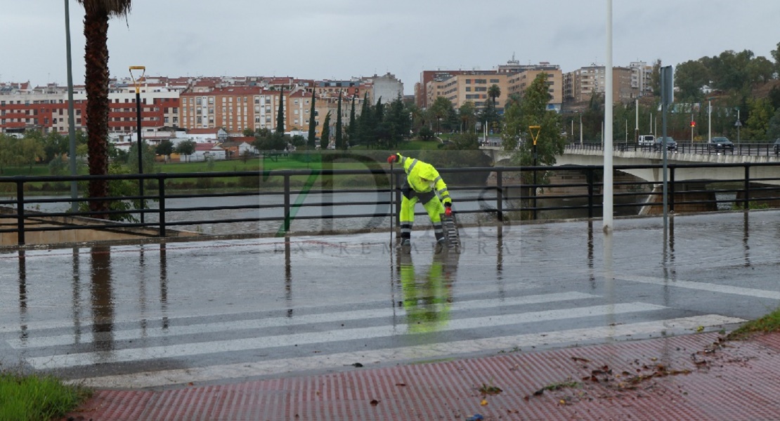 Bomberos intervienen en varios rescates en Badajoz a causa de la borrasca