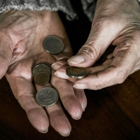 El jubilado extremeño cobra 200 € menos que la media nacional