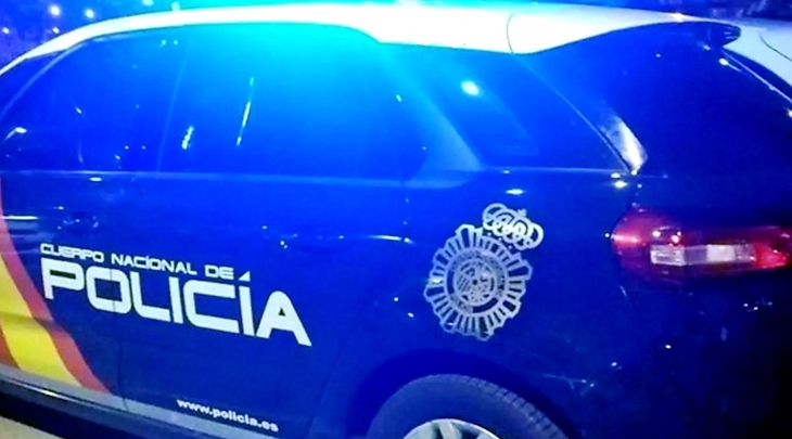 Un hombre amenaza con un cuchillo a varias personas en plena Plaza de los Alféreces (BA)