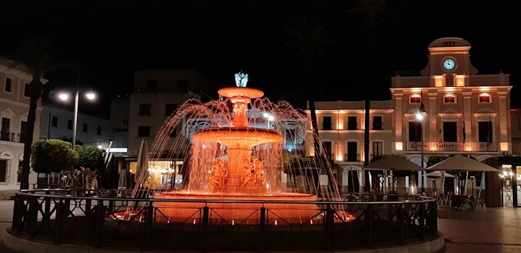 Mérida se ilumina de color naranja