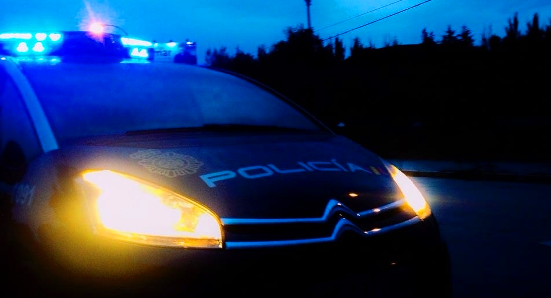 Amenazan con una navaja de grandes dimensiones a una madre y su hija en el portal de su casa en Badajoz