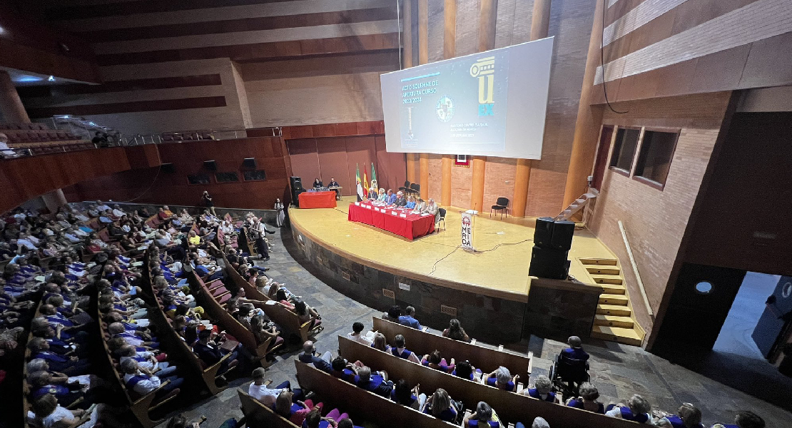 La Universidad de Mayores arranca el curso con más de 500 alumnos nuevos