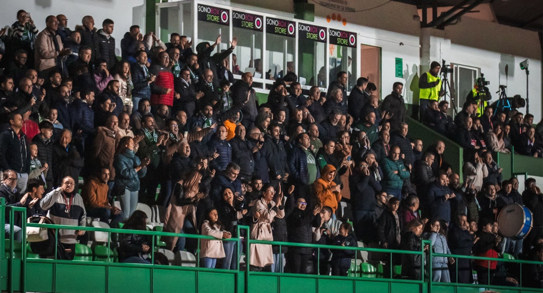 Se queda chico el estadio del Villanovense para su partido contra el Betis Se queda chico el estadio del Villanovense para su partido contra el Betis