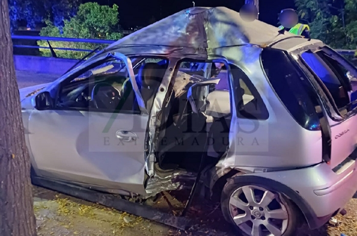 Grave accidente en Badajoz: dos chicas de 19 y 20 en la UCI
