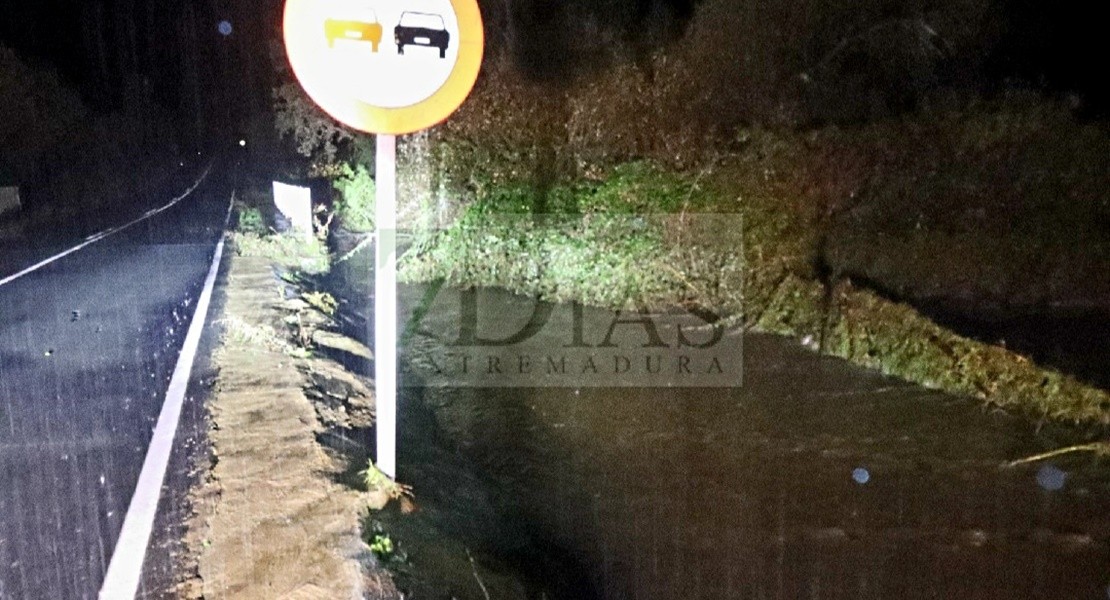 Las fuertes lluvias cortan la carretera BA-132