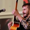 Imágenes del concierto de Flako Rodríguez en el Hospital Centro Vivo de Badajoz