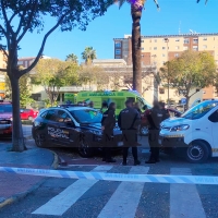 Dos mujeres quedan atrapadas bajo un coche tras ser atropelladas en Badajoz