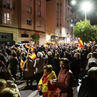 Miles de personas se manifiestan contra la amnistía en Badajoz