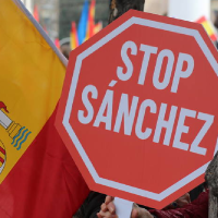 Con el lema de STOP Sánchez, Extremadura se manifiesta contra la amnistía