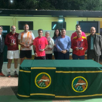 Homenajean a Eugenio Roanes, recientemente fallecido, en el Circuito Sénior de Extremadura de Tenis