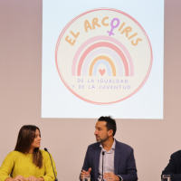 Alumnos de la UEx publican esta colección:  ‘El arcoíris de la igualdad y de la juventud’