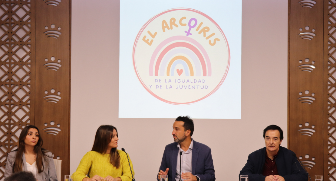 Alumnos de la UEx publican esta colección:  ‘El arcoíris de la igualdad y de la juventud’