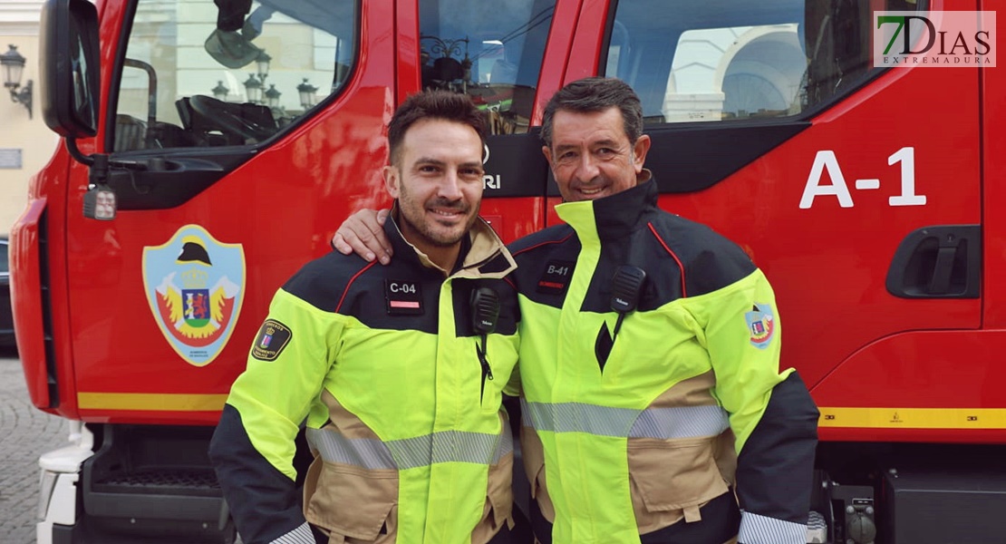 Así son los nuevos trajes de los bomberos de Badajoz