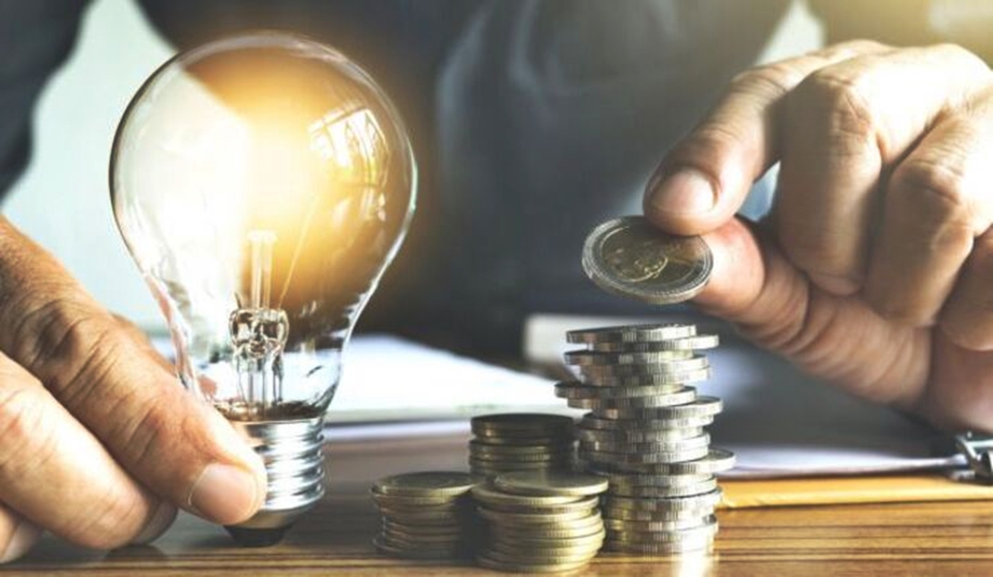 El precio regulado de la luz subirá en enero casi un 5 % con la nueva tarifa