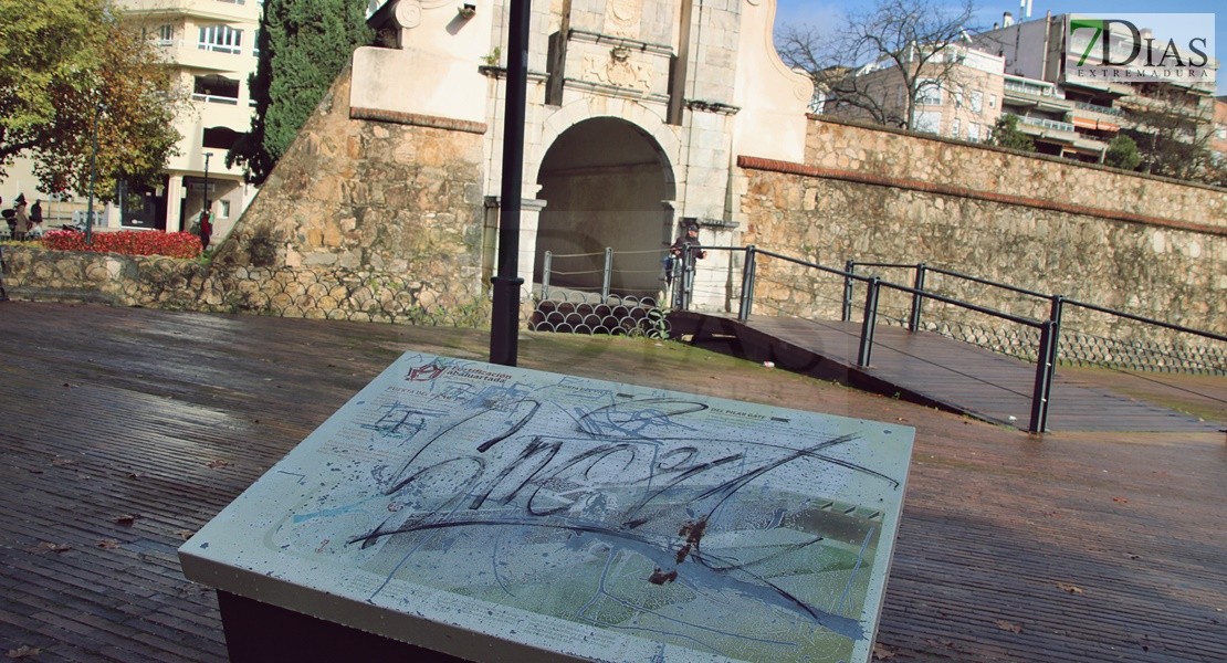El penoso estado de Puerta Pilar: una vergüenza más del centro histórico de Badajoz