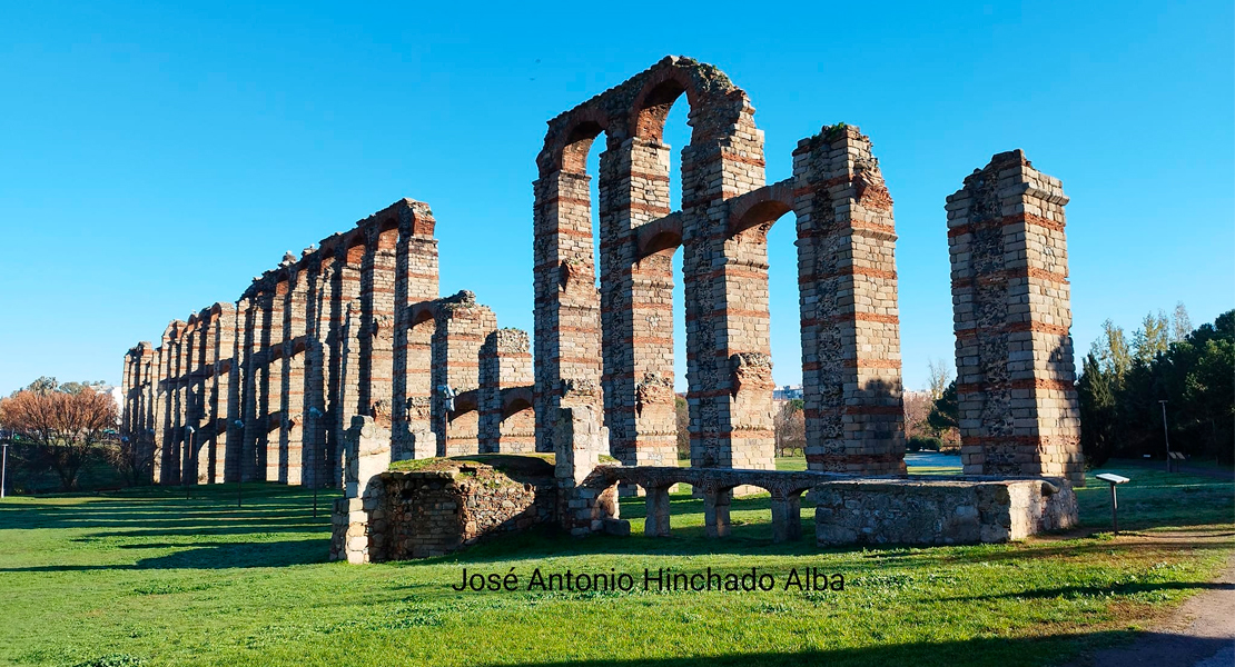 El curioso monumento de Extremadura eclipsado por el acueducto de Los Milagros