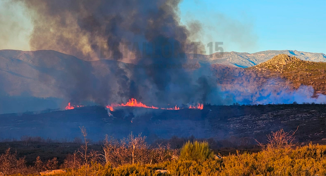 El Plan Infoex da por controlado el incendio de Piornal