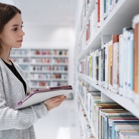 Primera vez que las cuantías variables de las becas llegan antes que finalice el año