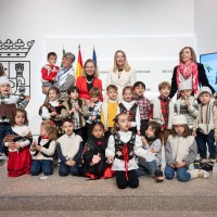 La Junta felicitará las fiestas con postales navideñas hechas por niños
