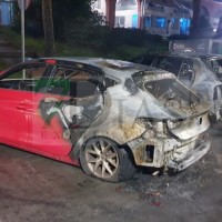 Se incendian dos vehículos en la urbanización Las Vaguadas en Badajoz