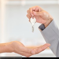 Sánchez: "Si España tiene un gran reto constitucional, ese es el de la vivienda"