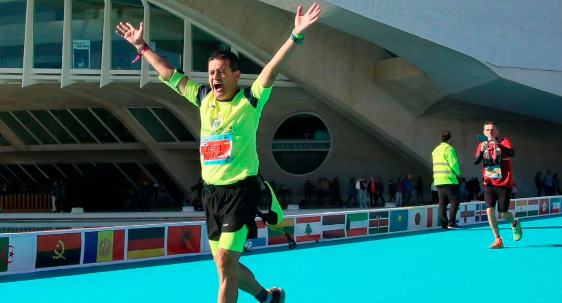 Juan Carlos Caso, el extremeño con ceguera que superó la Maratón de Valencia