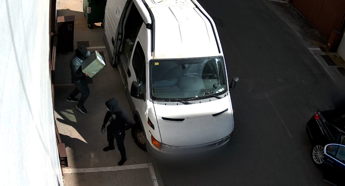 Desmantelada una banda de aluniceros por robar con fuerza armas, jamones y cigarrillos electrónicos