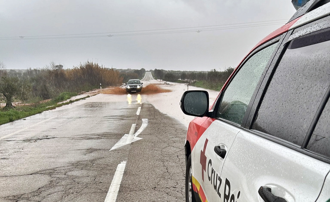 Carretera inundada en la EX–300
