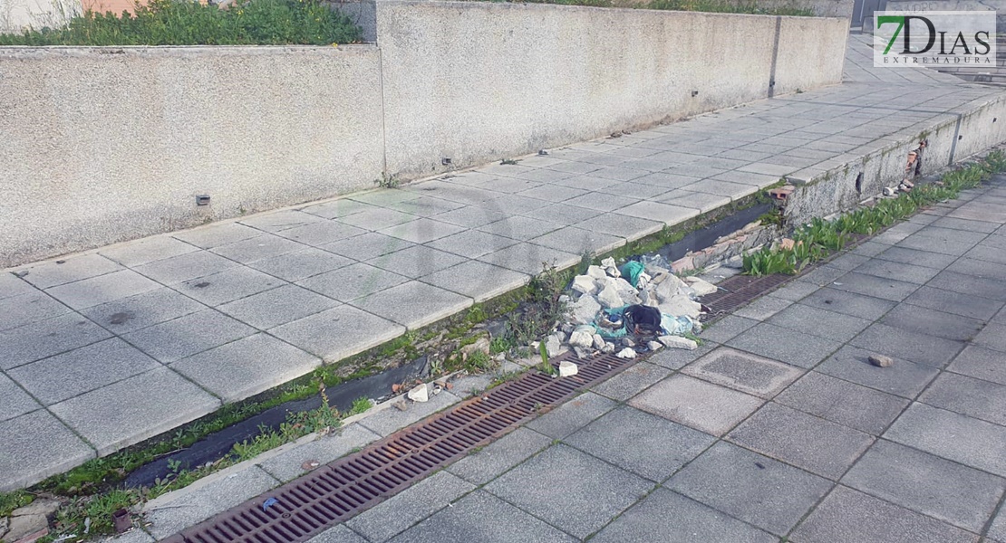 Vecinos de San Lázaro en Mérida: "Llevamos años olvidados, nadie nos muestra el más mínimo de respeto"