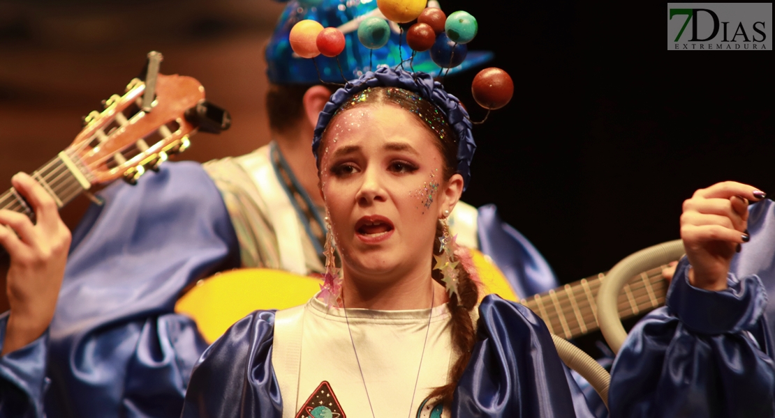 COMBA 2024: Actuación y entrevista de 'Los Mini Folk' en preliminares
