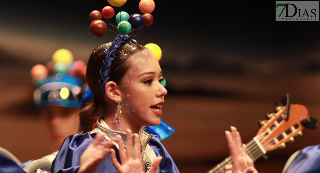 COMBA 2024: Actuación y entrevista de 'Los Mini Folk' en preliminares