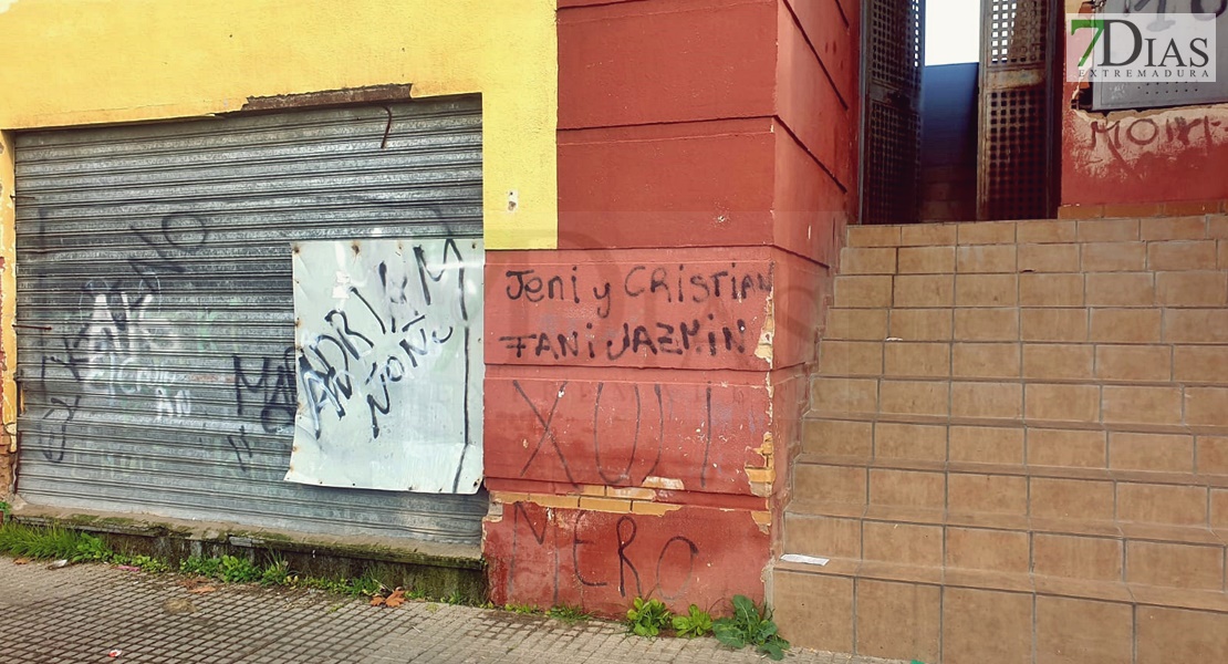 Vecinos de San Lázaro en Mérida: "Llevamos años olvidados, nadie nos muestra el más mínimo de respeto"