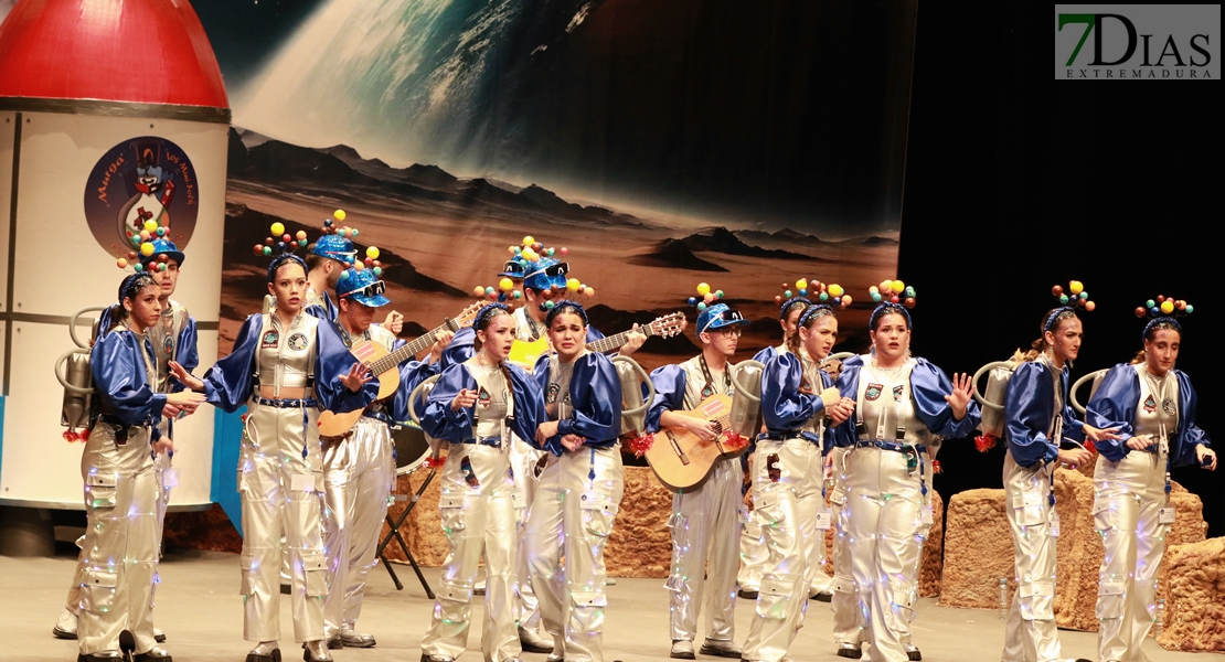COMBA 2024: Actuación y entrevista de 'Los Mini Folk' en preliminares
