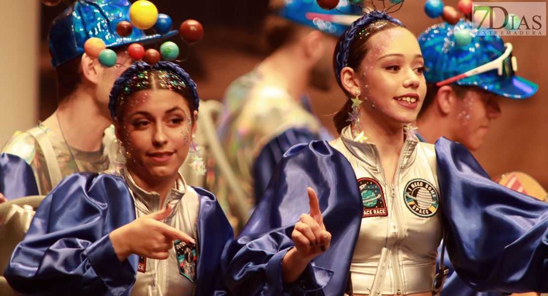 COMBA 2024: Actuación y entrevista de 'Los Mini Folk' en preliminares
