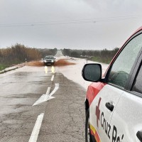 Carretera inundada en la EX–300