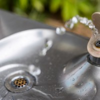 Critican la mala calidad del agua en Cáceres