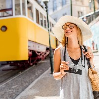 Becas para formar extremeños en Lisboa o Bruselas: 2.800 € mensuales