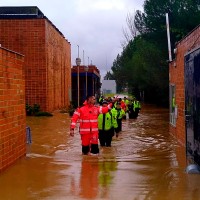 Inundada la ASPEX y viviendas junto al CC El Faro en Badajoz