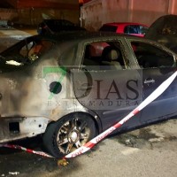 Vecinos de la calle Alfonso XIII: "No sabemos cuántos coches han quemado ya”