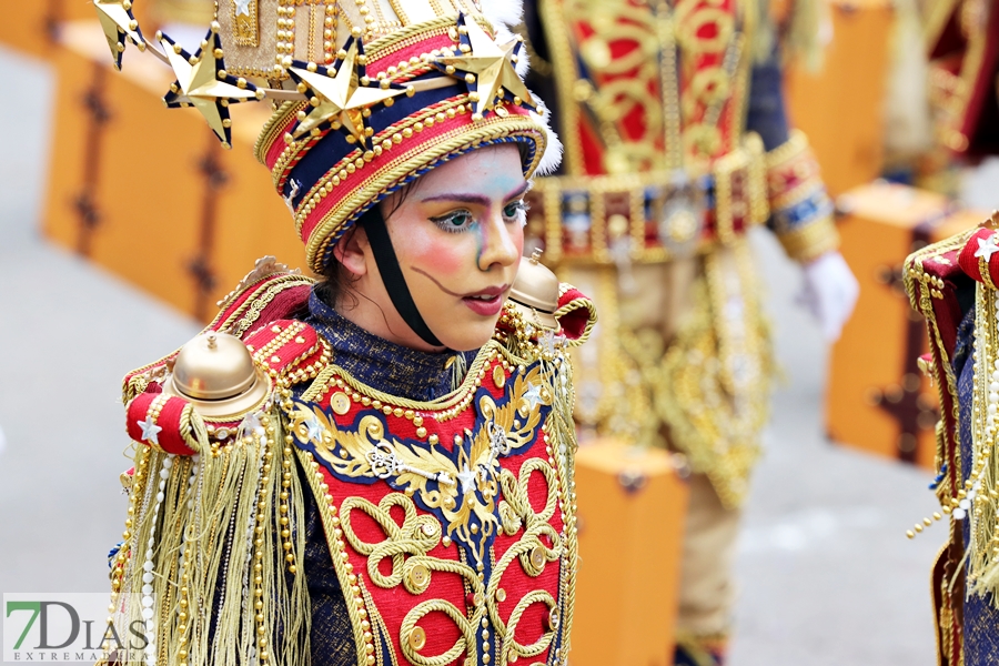 Los mejores primeros planos del gran desfile del Carnaval de Badajoz 2024