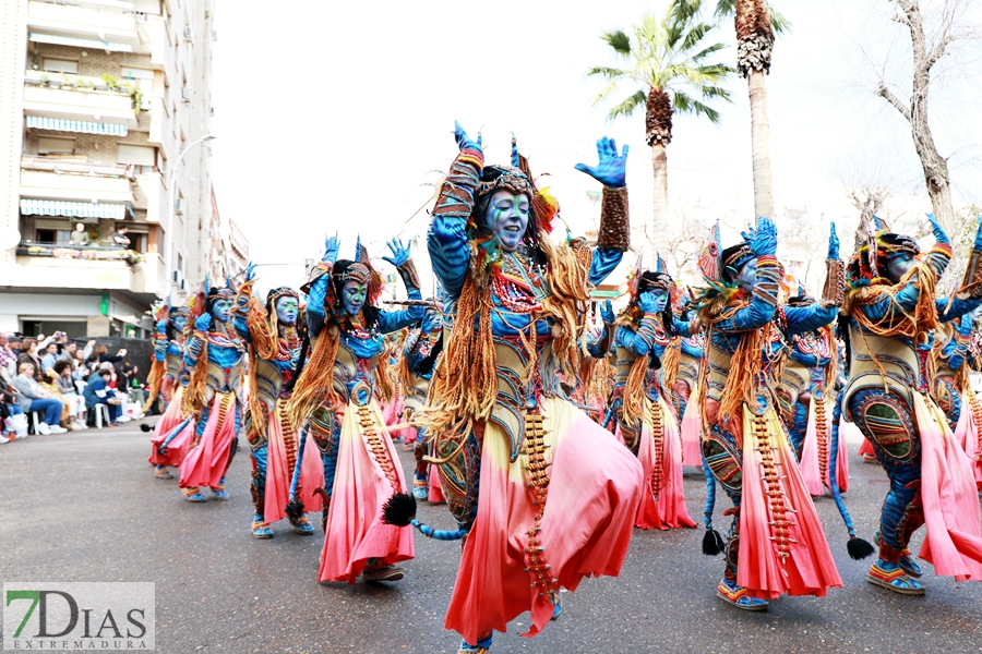 Disfruta de los mejores planos generales del desfile del Carnaval de Badajoz 2024